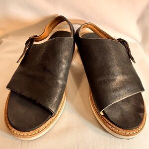 P. Monjo Sz 40 Black Leather Sandals Adjustable Strap Comfort Insole